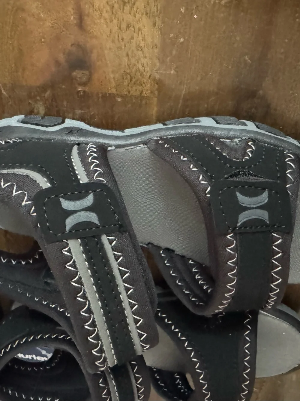 Hurley Loni-T Toddler Kids Black and Gray Adjustable Strap Sandals size 9 NEW!